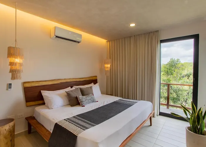 Macondo Aparthotel 4*
