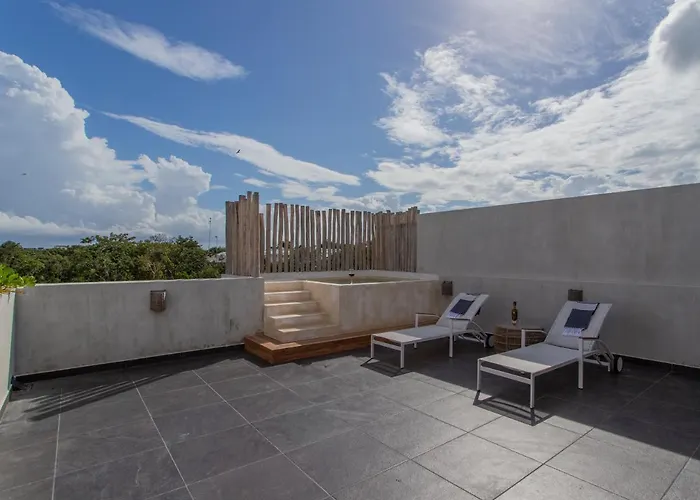 Macondo Aparthotel 4*